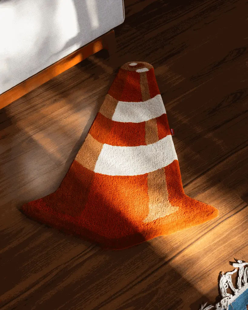con rug pic.webp