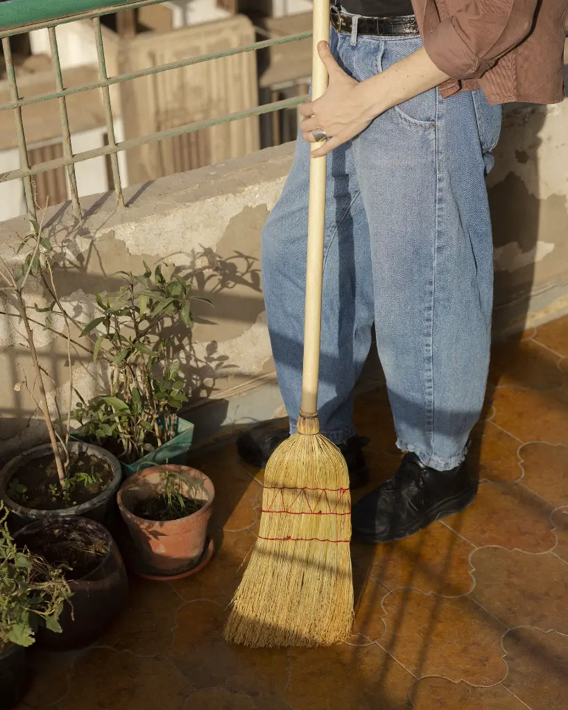 mama broom.webp